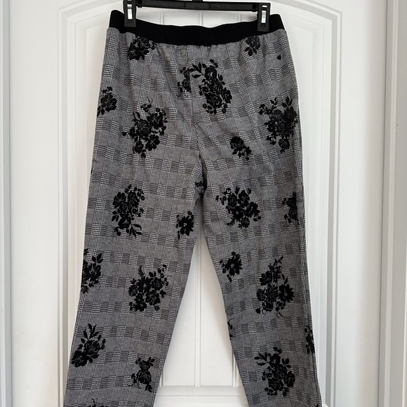 JUNIORS XL Joe B by Joe Benbasset Plaid pants with floral embroidery Size XL - Picture 4 of 6